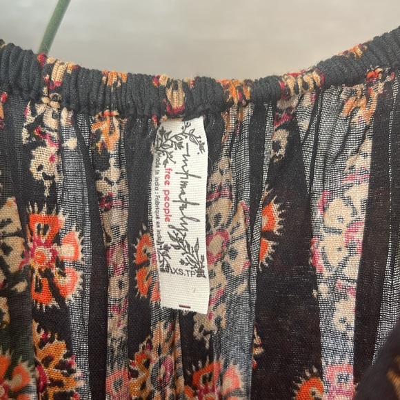 Free People maxi dress. Black/flower pattern, light cotton material - Picture 5 of 5